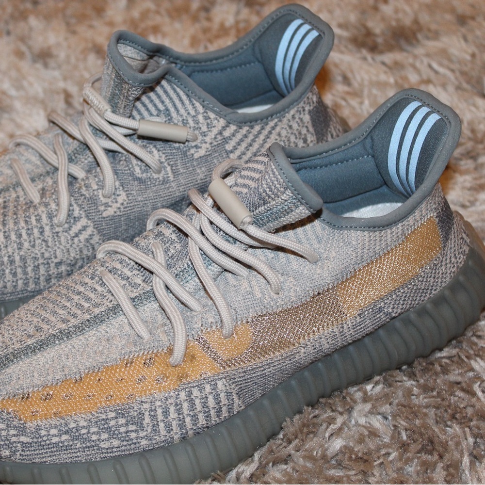 YEEZY BOOST 350 V2 - ‘ASH BLUE’ Sneakers - women’s size 9- BRAND NEW